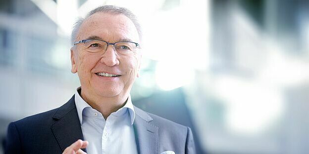 Eckhard Schwarzer, Präsident Der Mittelstandsverbund, mahnt die neue Bundesregierung zum schnellen Handeln.