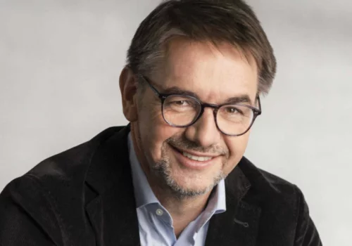 Vorstands-Chef Roland Auer verabschiedet sich emotional von den Mitarbeiter:innen Roland_Auer_2024-cad70bcd