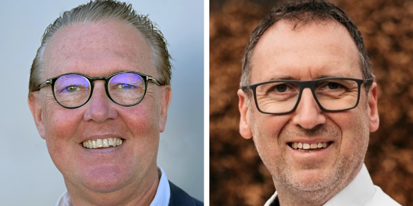 Gerd Fähler, Geschäftsführer von Creative Partner, übergibt an Marco Strese (v.l.).