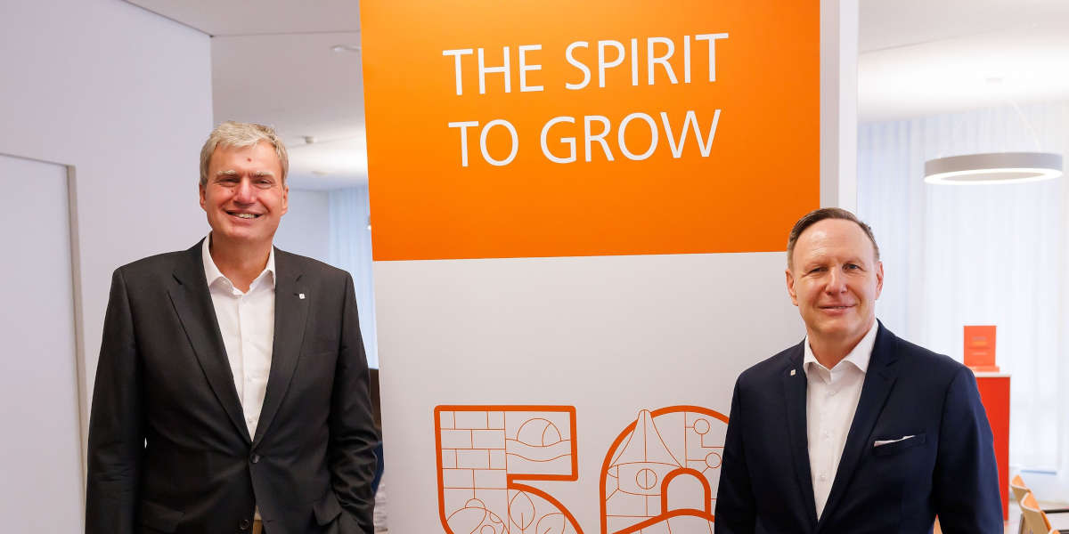 Im fünfzigsten Jahr ihres Bestehens erwartet die NürnbergMesse einen Rekordumsatz, das gaben CEO Peter Ottmann (l.) und Dirk Blum, Mitglied des Executive Boards, bekannt.